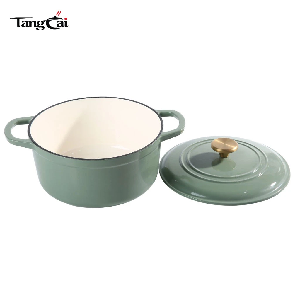 Moderne salbeigr&uuml;ne 5QT-Emaille Schmortopf aus Gusseisen mit goldenem Knopf zum Backen von Sauerteigbrot